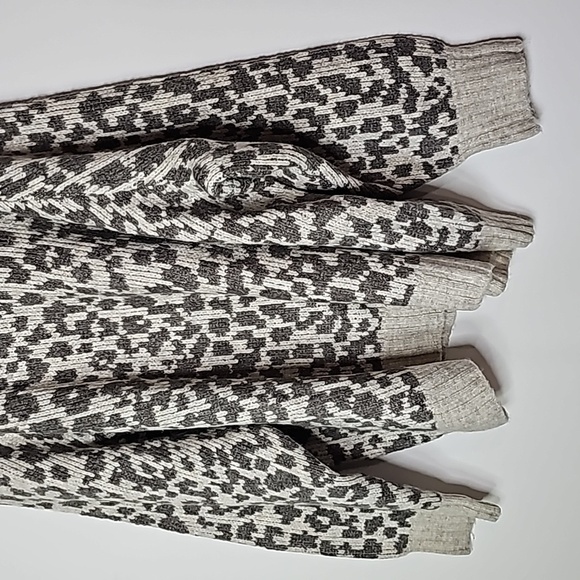 Old Navy gray XXL crew neck sweater - Picture 3 of 6